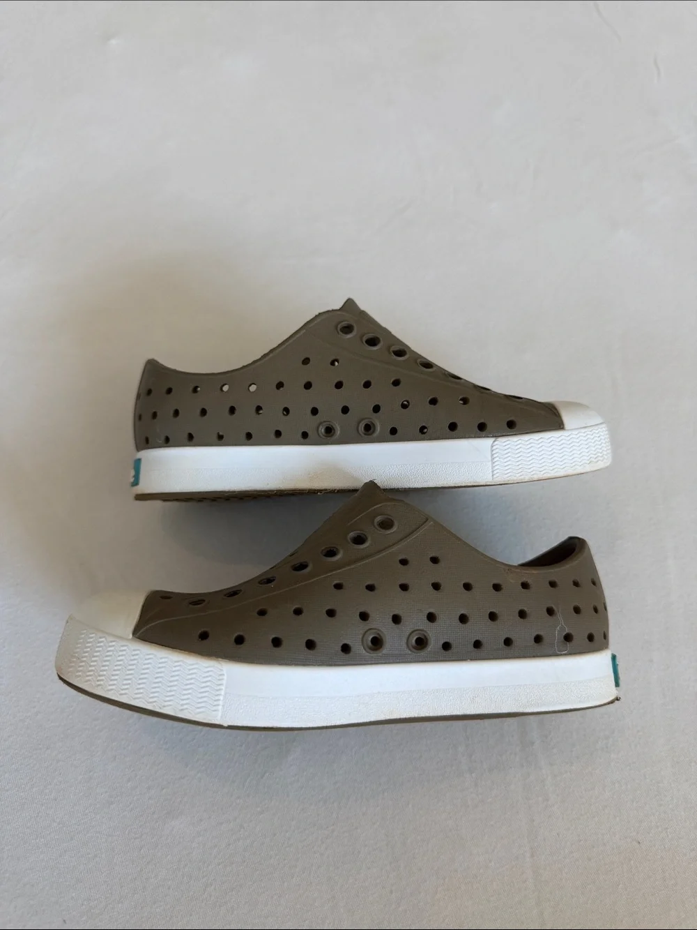 Native Shoes Kids Slip-On Water-Friendly Shoes Size 10/c10